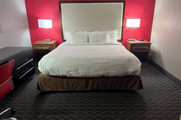 Room 11 of 72