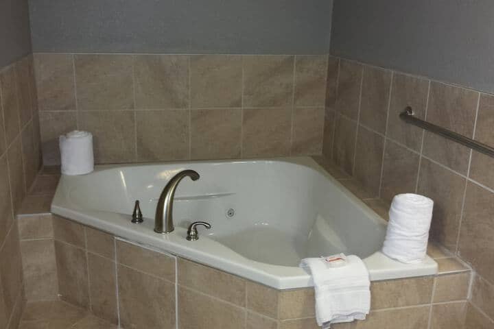 Hot Tub 64 of 72