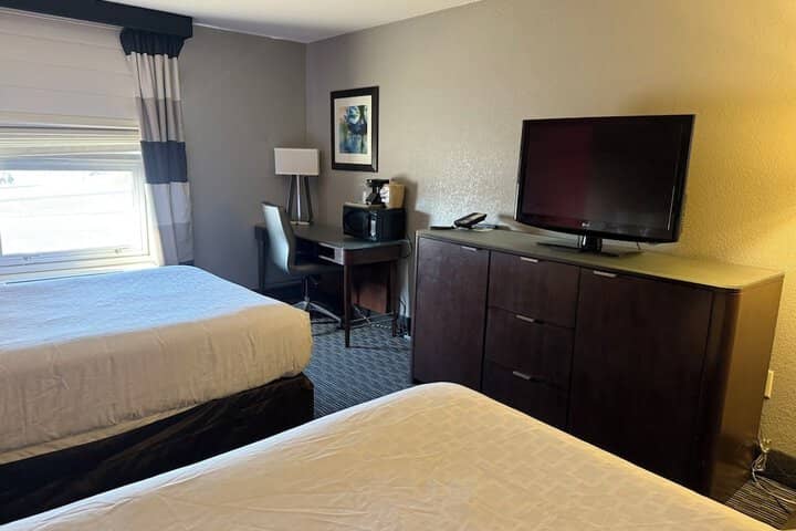 Room 32 of 72
