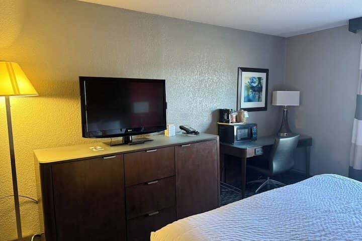 Room 16 of 72