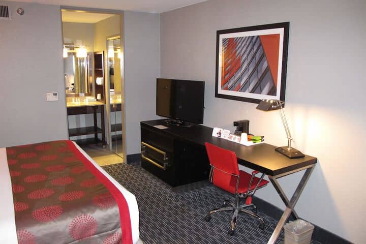 Room 3 of 72