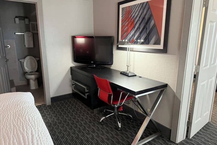 Room 27 of 72