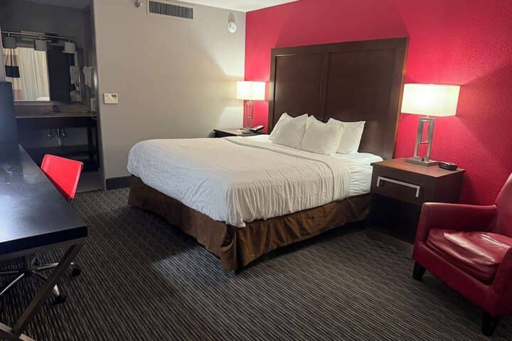 Room 7 of 72