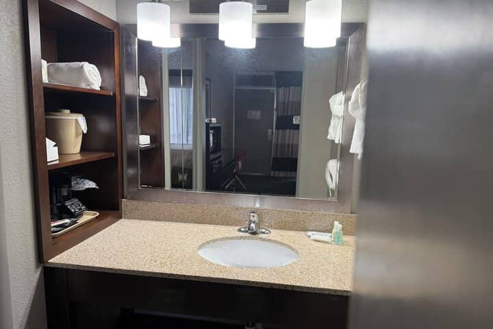 Room 12 of 72